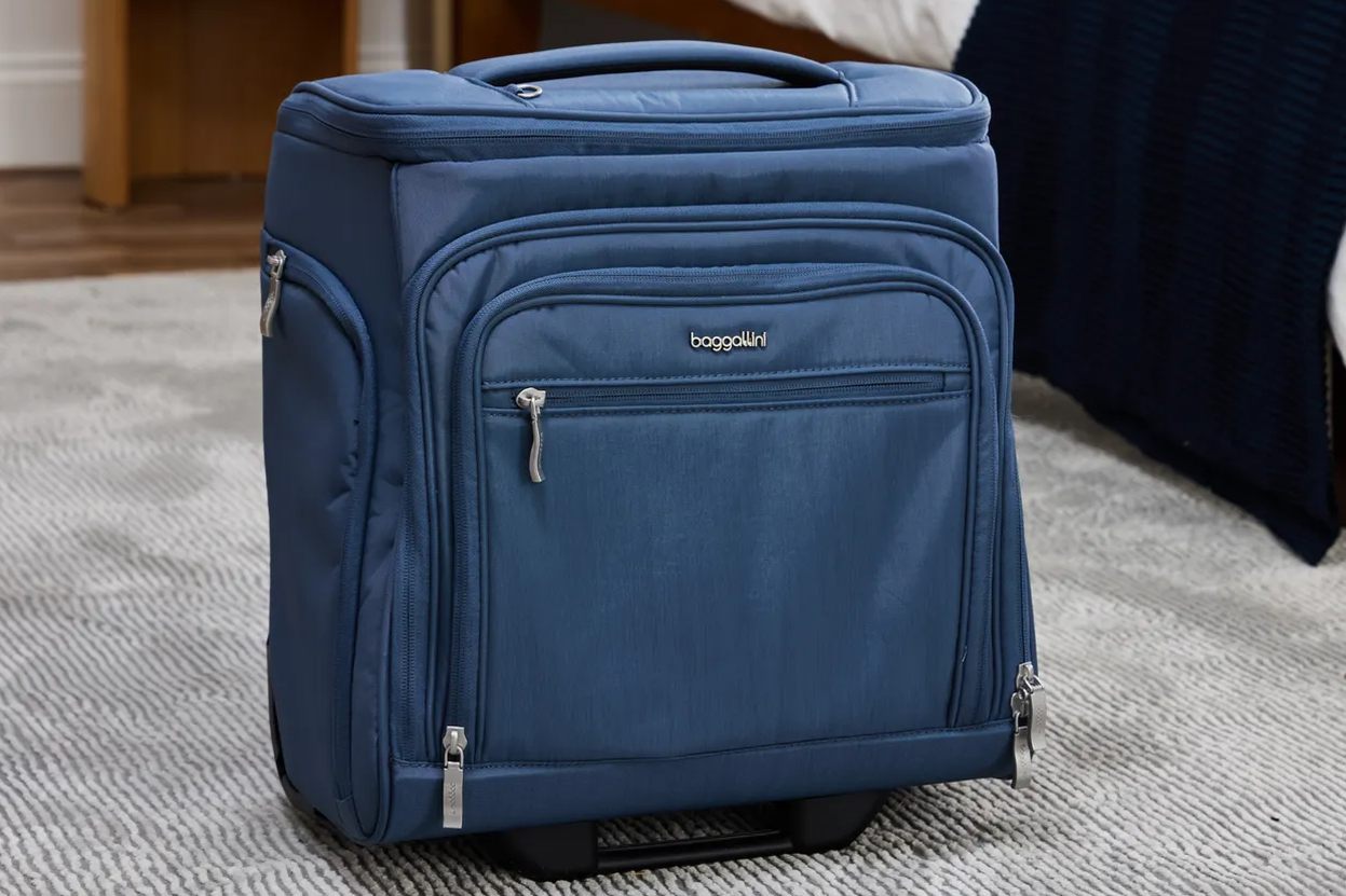close-up of a carry-on zipper pull and slider mechanism